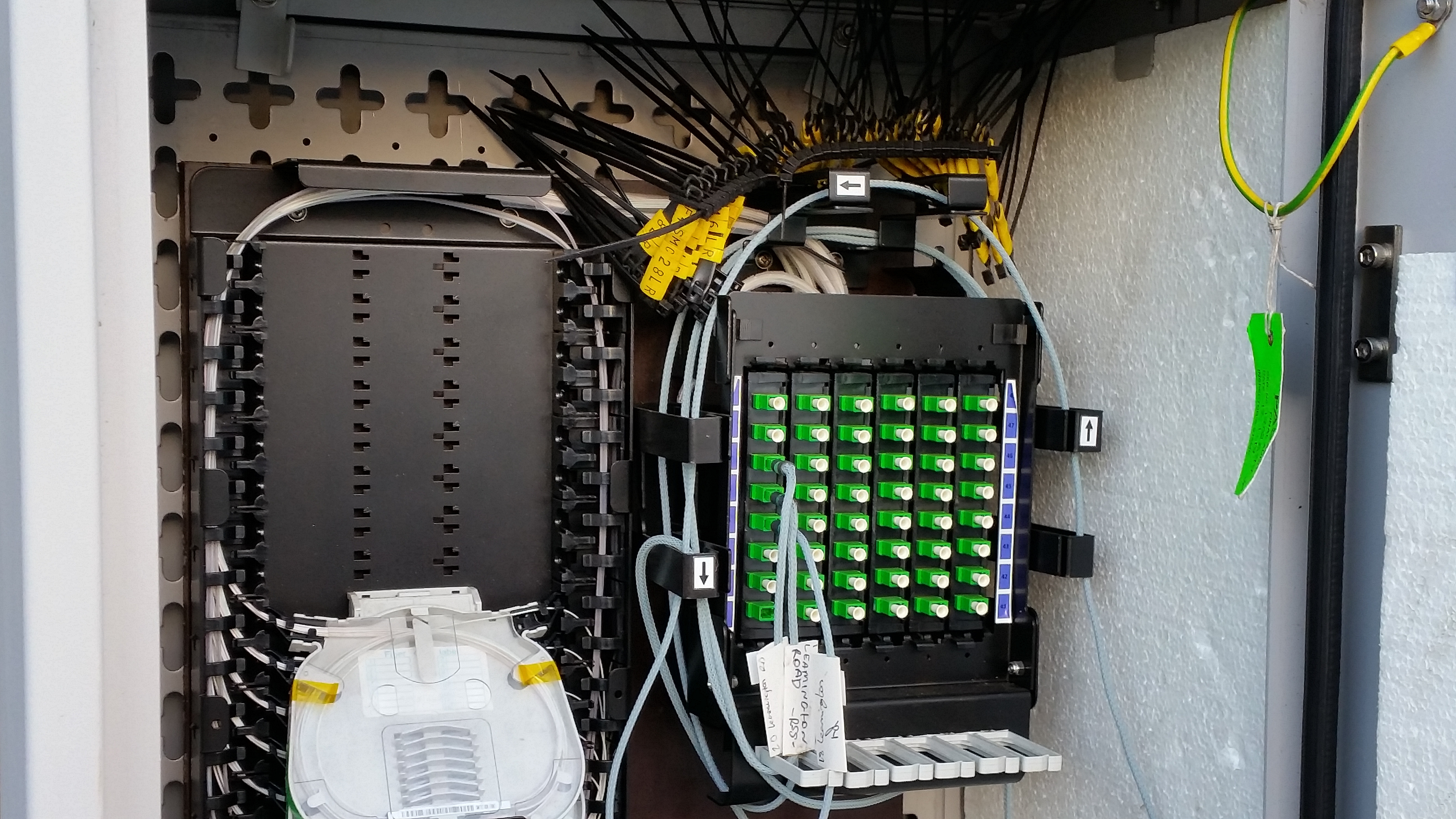 splice-tray-patchpanel.jpg
